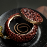 紫檀木腾格镂空香炉