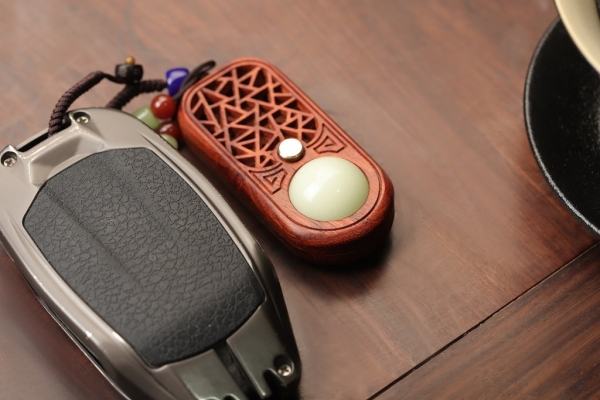 装饰挂件小叶紫檀木雕刻