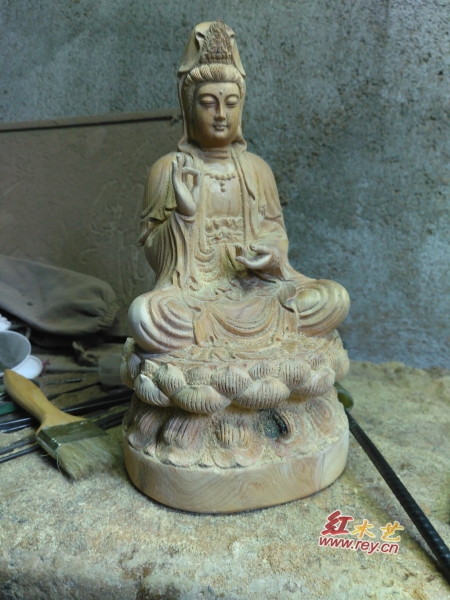 坐莲观音香柏木雕刻加工