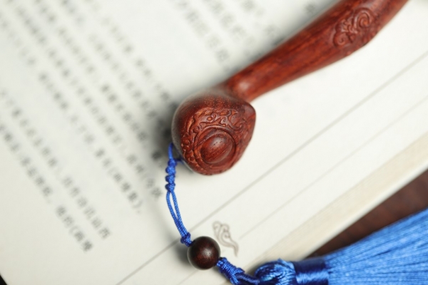 如意紫檀小号手把件