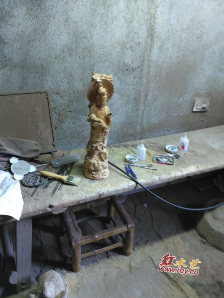 观世音站像佛像柏木工艺品