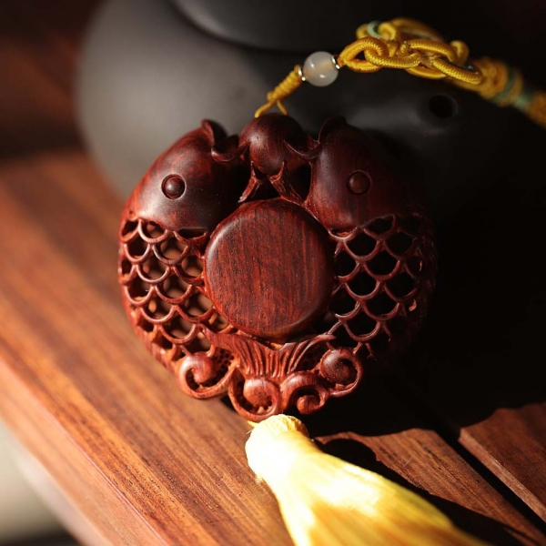 紫檀木双鱼挂饰