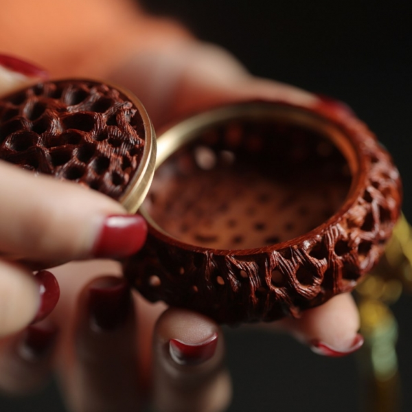 紫檀木腾格镂空香炉