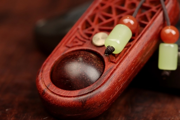 装饰挂件小叶紫檀木雕刻